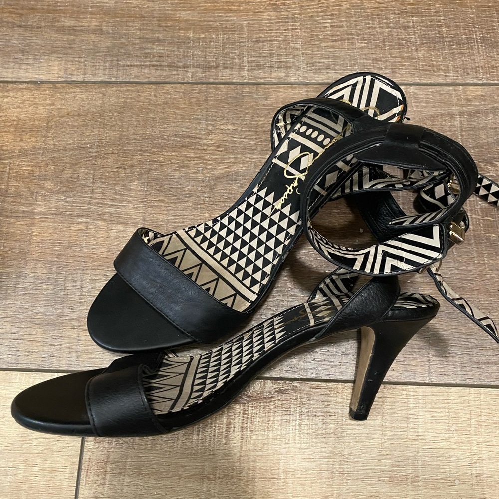 JS black heels - Picture 2 of 3